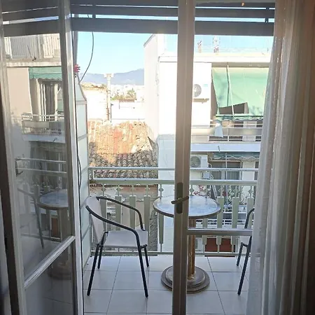 Historic Center Apartment At Thisseio-3